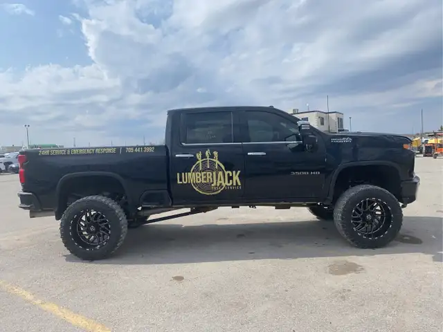 2023 Chevrolet Silverado 3500HD - Photo 4