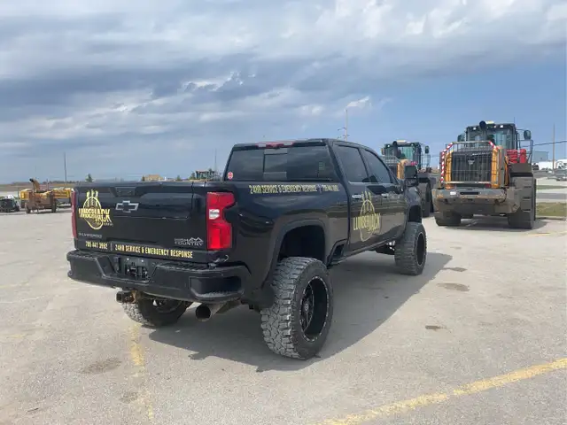 2023 Chevrolet Silverado 3500HD - Photo 5