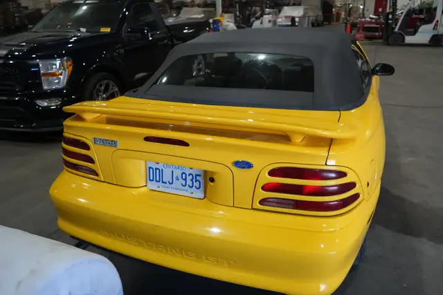 1995 Ford Mustang - Photo 2