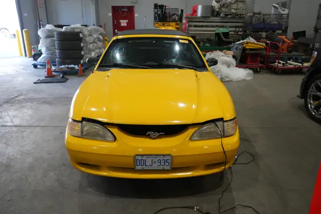 1995 Ford Mustang - Photo 3
