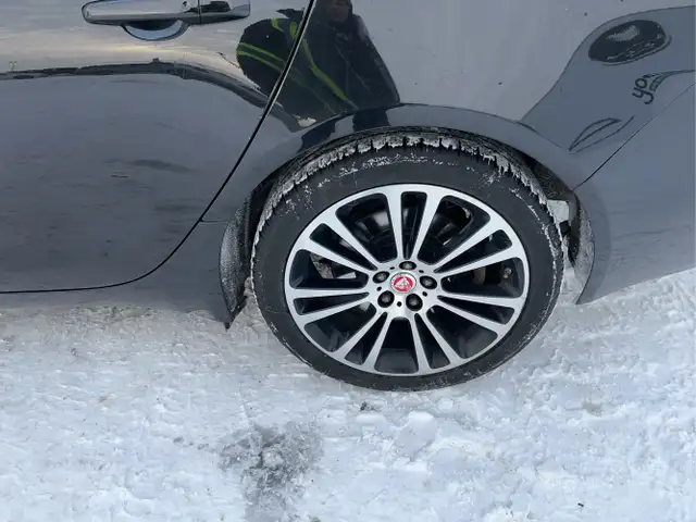 2017 Jaguar XF - Photo 12