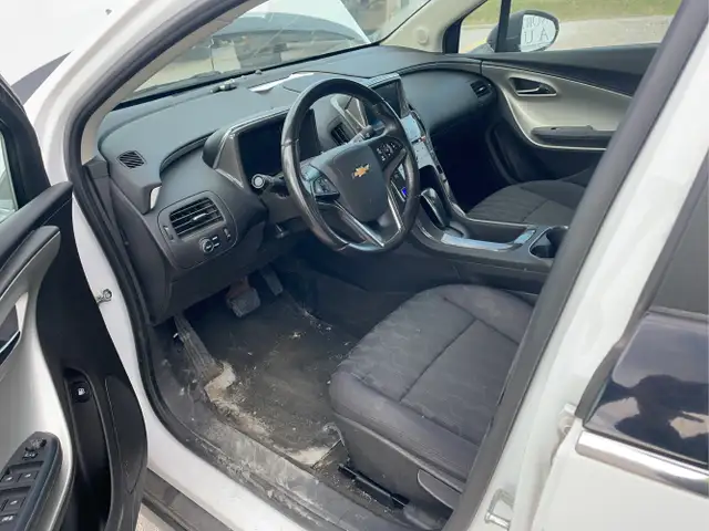 2015 Chevrolet Volt - Photo 10