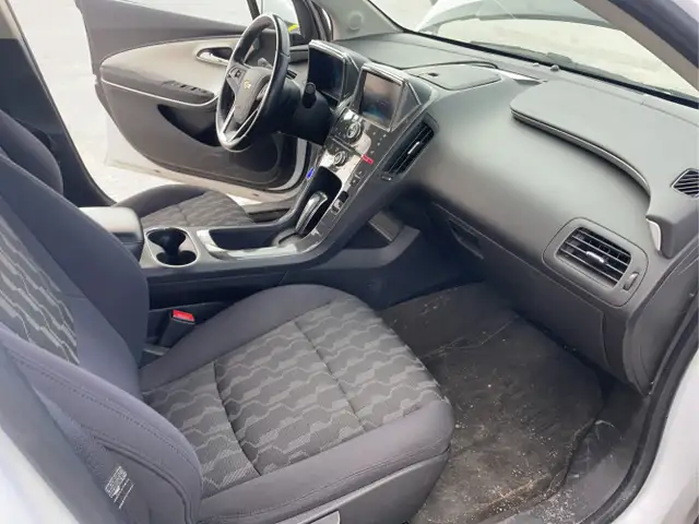 2015 Chevrolet Volt - Photo 18