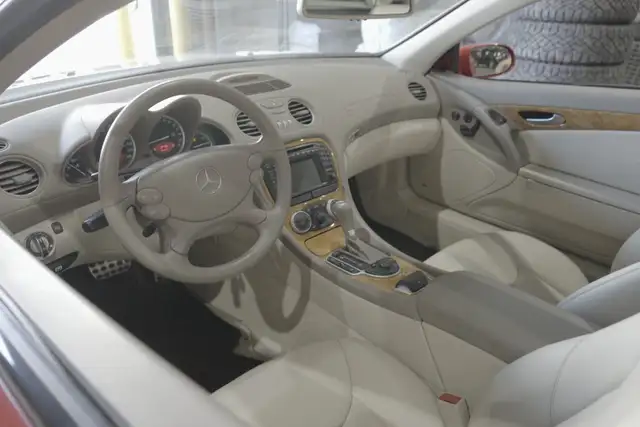 2004 Mercedes-Benz SL-Class - Photo 3