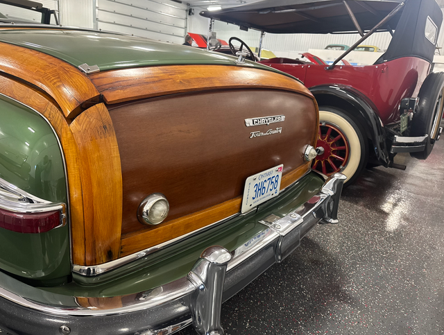 1949 Chrysler Town & Country - Photo 3