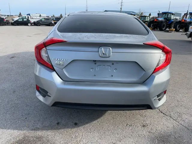 2018 Honda Civic - Photo 6