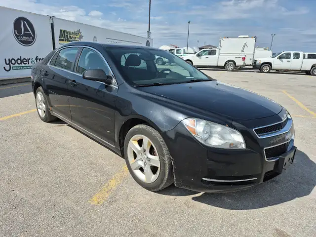 2011 Chevrolet Malibu - Photo 3
