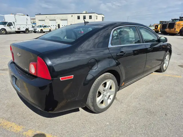 2011 Chevrolet Malibu - Photo 5