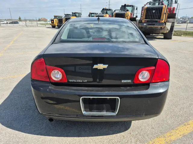 2011 Chevrolet Malibu - Photo 6