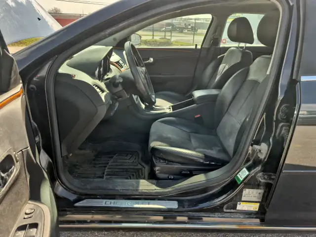 2011 Chevrolet Malibu - Photo 10