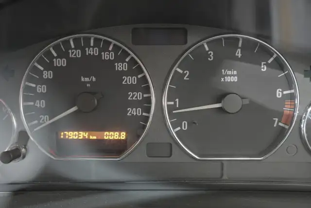 2000 BMW Z3 - Photo 3