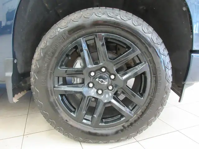 CHEVROLET SILVERADO 1500 2023 CUSTOM CREW-CAB 4X4 2.7L 86500 KM - Photo 5