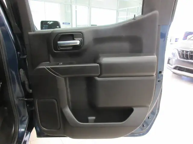 CHEVROLET SILVERADO 1500 2023 CUSTOM CREW-CAB 4X4 2.7L 86500 KM - Photo 12