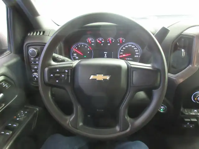 CHEVROLET SILVERADO 1500 2023 CUSTOM CREW-CAB 4X4 2.7L 86500 KM - Photo 16