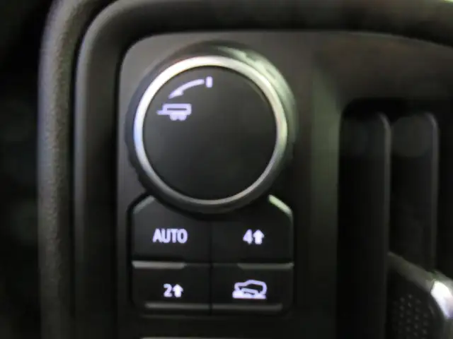 CHEVROLET SILVERADO 1500 2023 CUSTOM CREW-CAB 4X4 2.7L 86500 KM - Photo 17