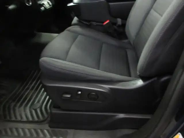 CHEVROLET SILVERADO 1500 2023 CUSTOM CREW-CAB 4X4 2.7L 86500 KM - Photo 27