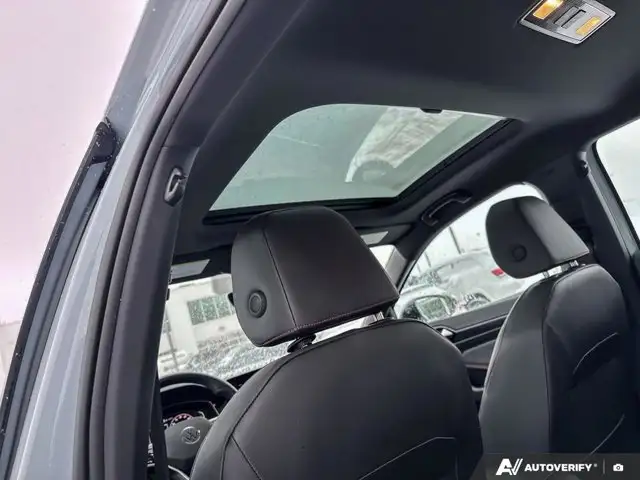 2025 Volkswagen Jetta GLI Autobahn | VW CERTIFIED | MANUAL - Photo 24