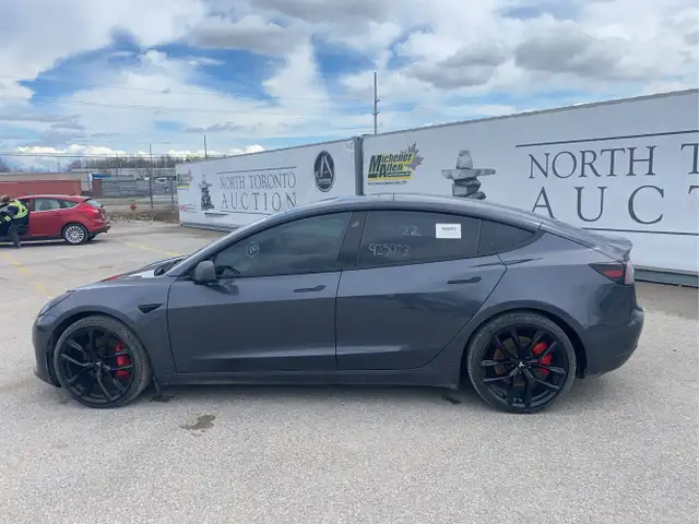 2022 Tesla Model 3 - Photo 7