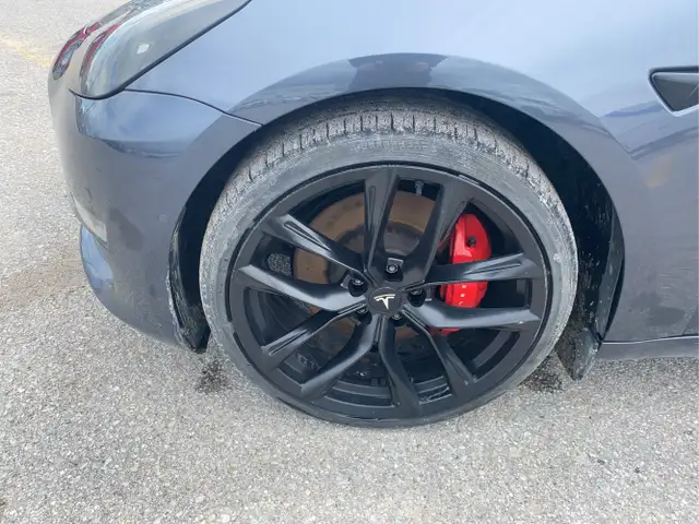 2022 Tesla Model 3 - Photo 11