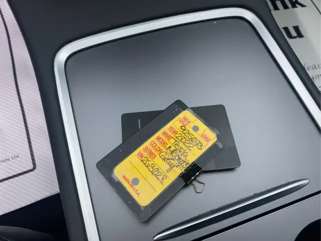 2022 Tesla Model 3 - Photo 15