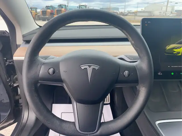 2022 Tesla Model 3 - Photo 17