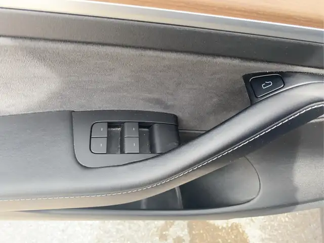 2022 Tesla Model 3 - Photo 20
