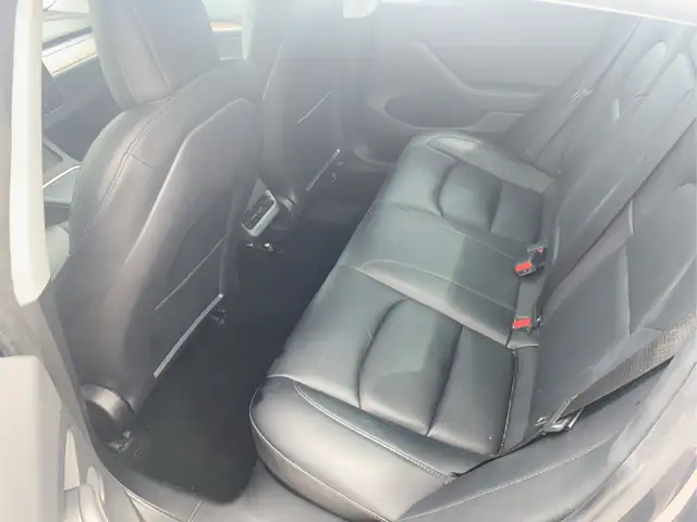 2022 Tesla Model 3 - Photo 22