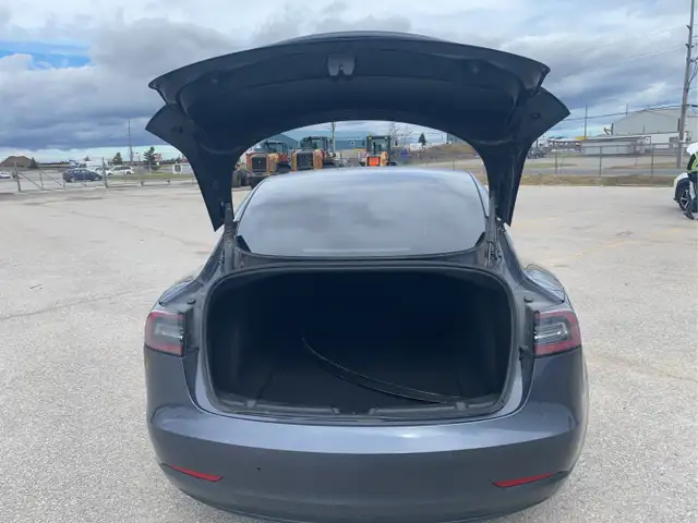 2022 Tesla Model 3 - Photo 25