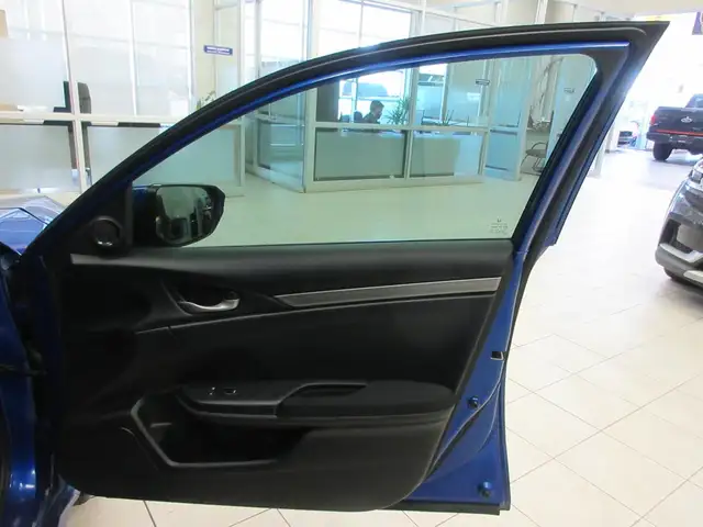 HONDA CIVIC 2017 LX HATCHBACK AUTOMATIQUE BANC CHAUFFANT CAMERA - Photo 8