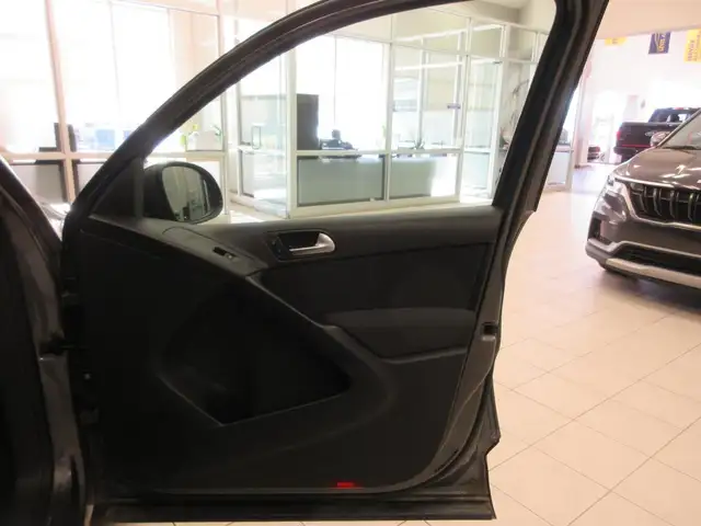 VOLKSWAGEN TIGUAN 2012 TRENDLINE 2.0 TURBO TSI 4MOTION BANC CHAU - Photo 8