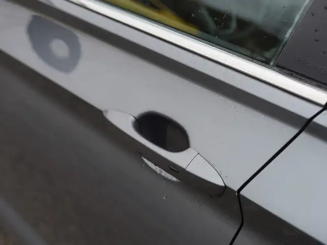 2024 Volkswagen Jetta Highline, SUNROOF, LEATHER SEATS, APPLE CA - Photo 10