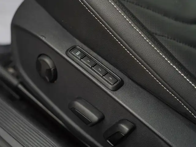 2024 Volkswagen Jetta Highline, SUNROOF, LEATHER SEATS, APPLE CA - Photo 11