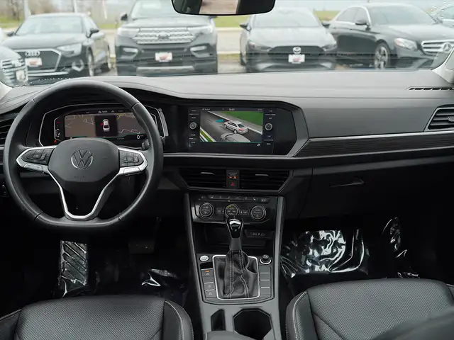 2024 Volkswagen Jetta Highline, SUNROOF, LEATHER SEATS, APPLE CA - Photo 15