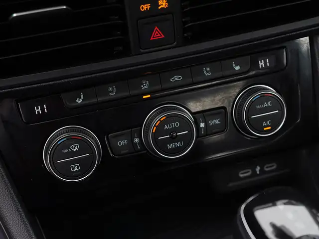 2024 Volkswagen Jetta Highline, SUNROOF, LEATHER SEATS, APPLE CA - Photo 23