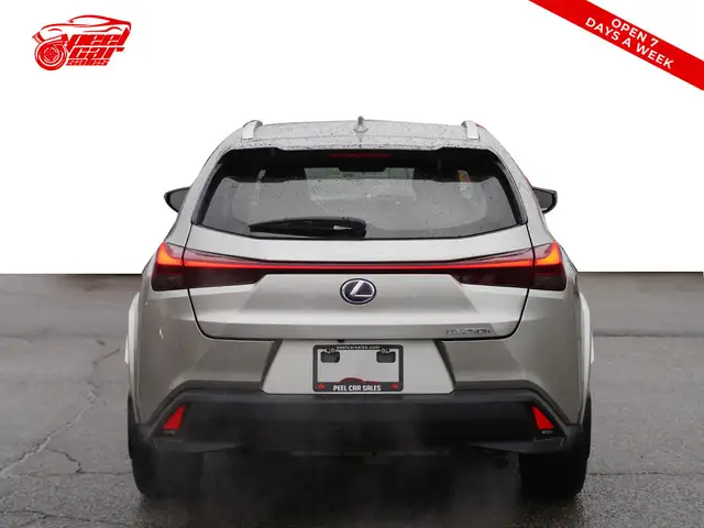 2022 Lexus UX 250H Luxury, BSM, Adaptive Cruise Control, Apple C - Photo 4