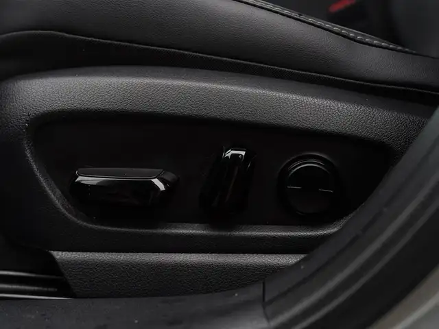 2022 Lexus UX 250H Luxury, BSM, Adaptive Cruise Control, Apple C - Photo 13