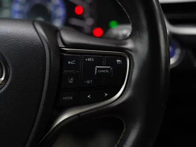 2022 Lexus UX 250H Luxury, BSM, Adaptive Cruise Control, Apple C - Photo 19