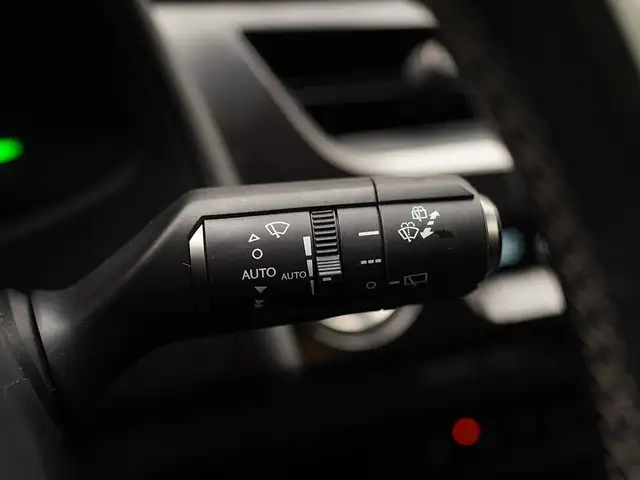 2022 Lexus UX 250H Luxury, BSM, Adaptive Cruise Control, Apple C - Photo 22