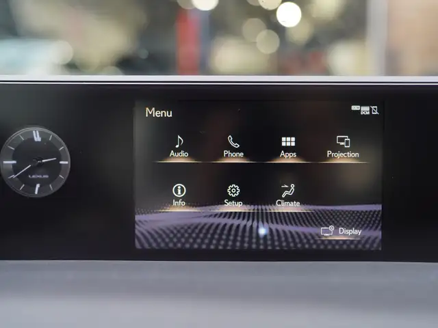 2022 Lexus UX 250H Luxury, BSM, Adaptive Cruise Control, Apple C - Photo 26