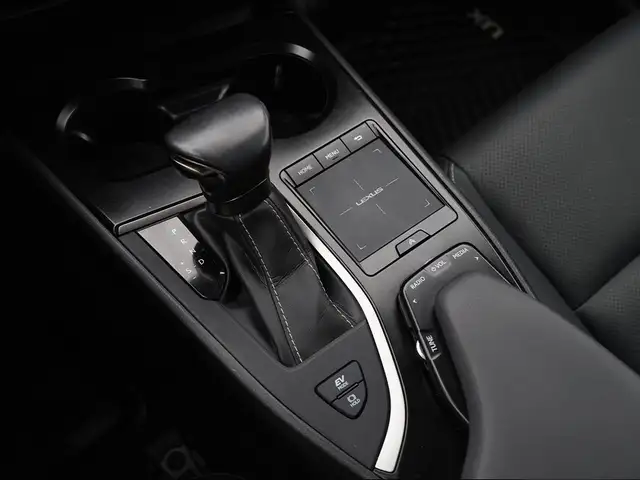 2022 Lexus UX 250H Luxury, BSM, Adaptive Cruise Control, Apple C - Photo 29