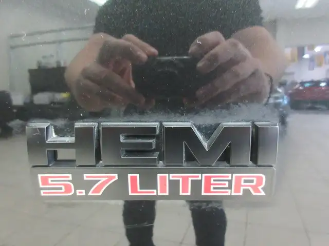 RAM 1500 2017 EXPRESS QUAD-CAB BOITE 6.4 Ft HEMI V8 5.7L 4X4 - Photo 11