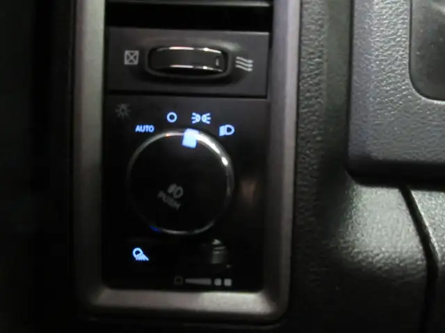 RAM 1500 2017 EXPRESS QUAD-CAB BOITE 6.4 Ft HEMI V8 5.7L 4X4 - Photo 21