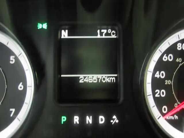 RAM 1500 2017 EXPRESS QUAD-CAB BOITE 6.4 Ft HEMI V8 5.7L 4X4 - Photo 23