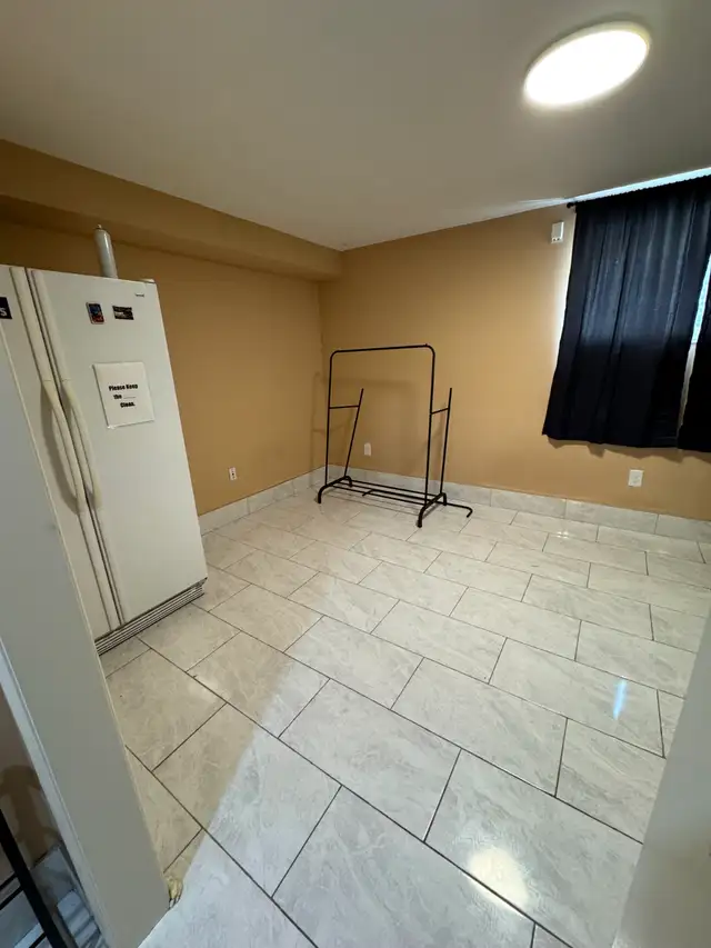 STARTING MAY 1ST – 3 ROOMS FOR RENT NEAR YORK UNIVERSITY - Photo 2