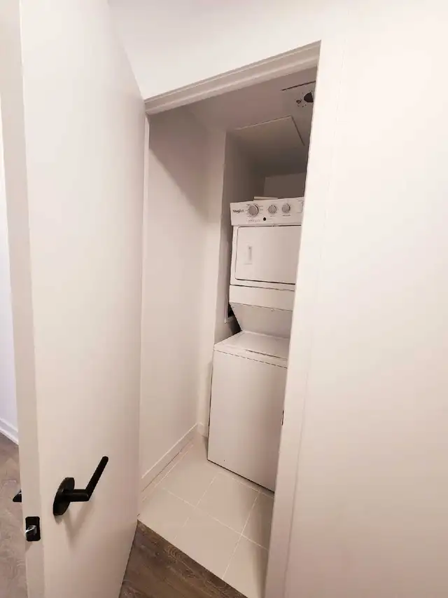 Condo for rental - Photo 8