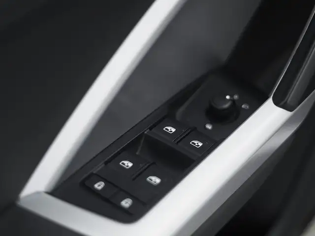 2021 Audi Q3 40 Komfort, Panoramic roof, Leather seats, Cruise C - Photo 9