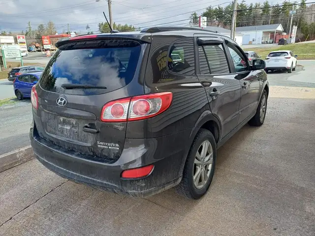 2011 Hyundai Santa Fe AWD - Photo 5