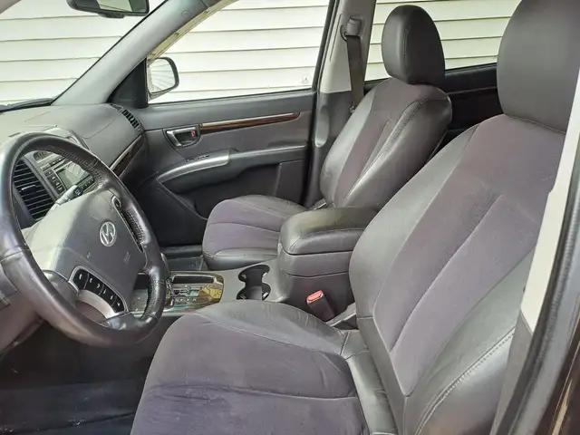 2011 Hyundai Santa Fe AWD - Photo 8