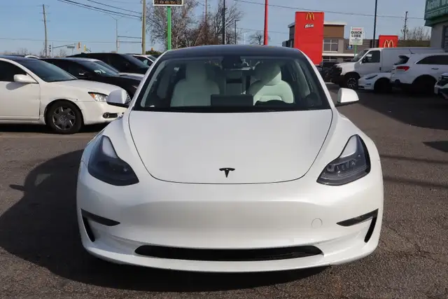 2022 Tesla Model 3 - Photo 2
