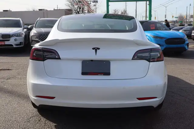 2022 Tesla Model 3 - Photo 6